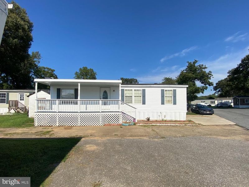 210 5th St, Lothian, MD 20711