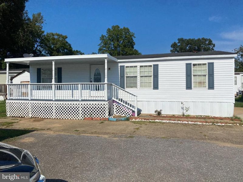 210 5th St, Lothian, MD 20711