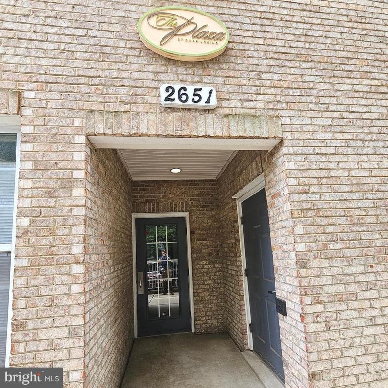 2651 Park Tower Dr #306, Vienna, VA 22180