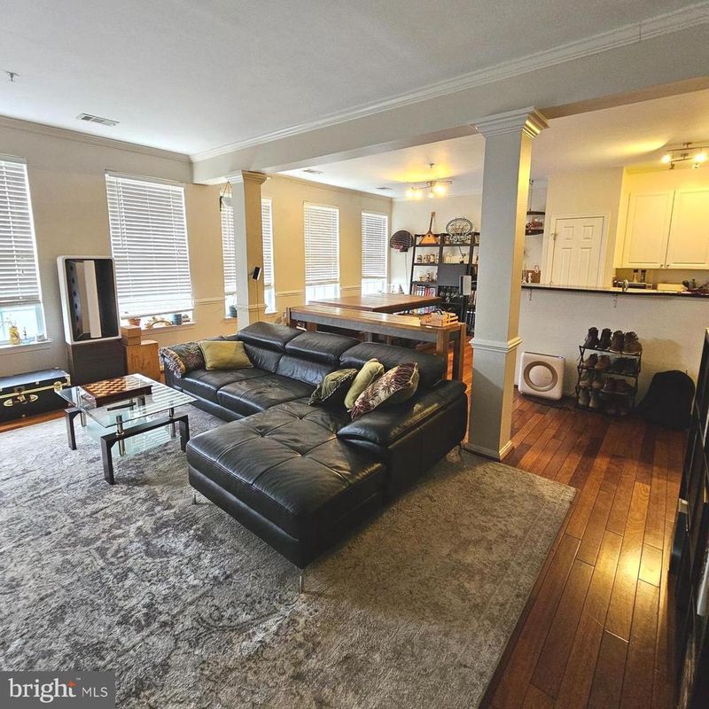 2651 Park Tower Dr #306, Vienna, VA 22180