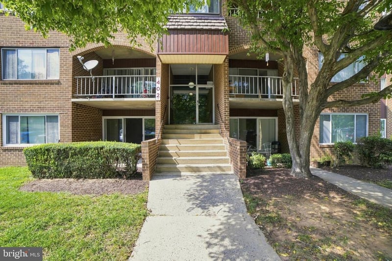 402 Girard St #9, Gaithersburg, MD 20877