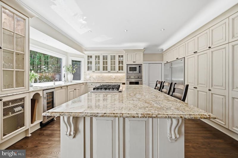 1257 New Bedford Ln, Reston, VA 20194