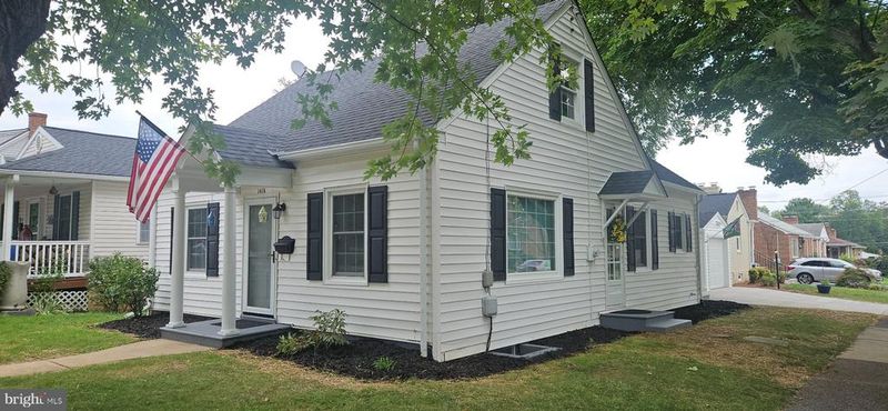 1414 S Braddock St, Winchester, VA 22601