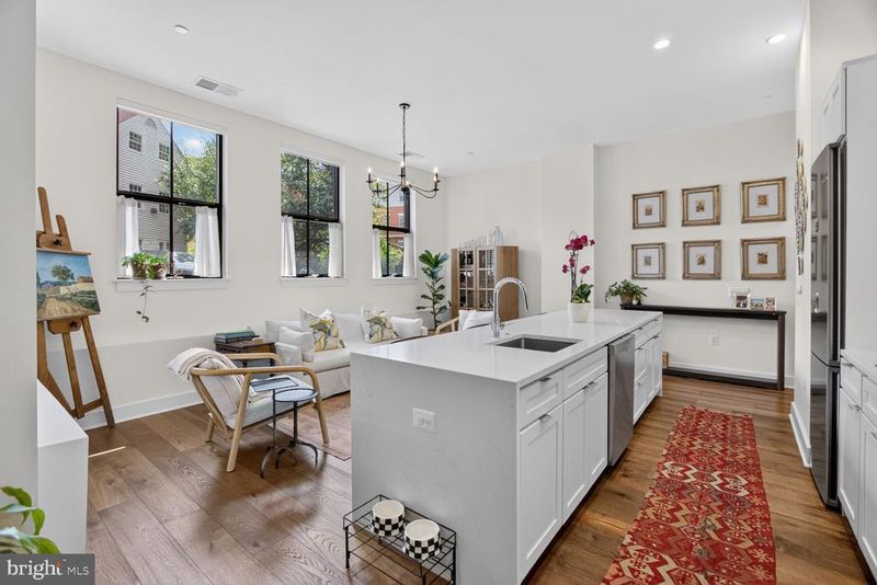 1312 King St #103, Alexandria, VA 22314