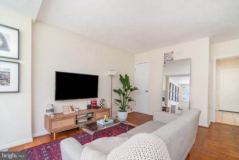 922 24th St NW #419, Washington, DC 20037