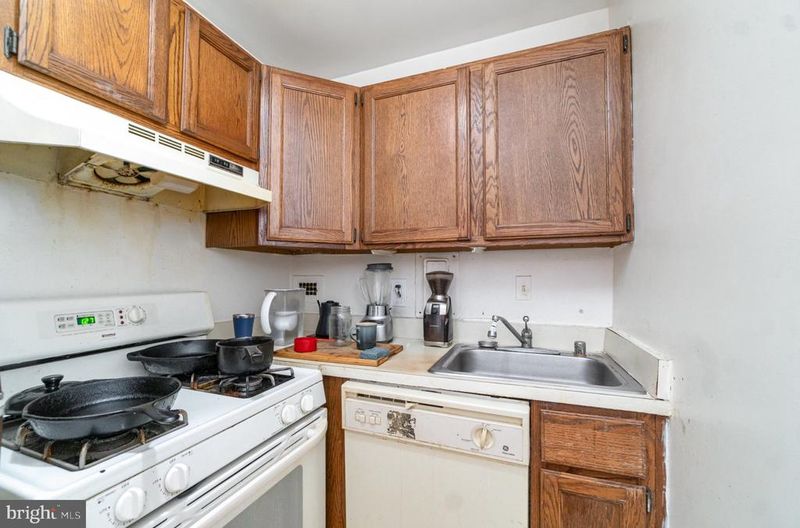 922 24th St NW #313, Washington, DC 20037