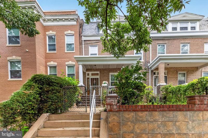 4327 Iowa Ave NW, Washington, DC 20011