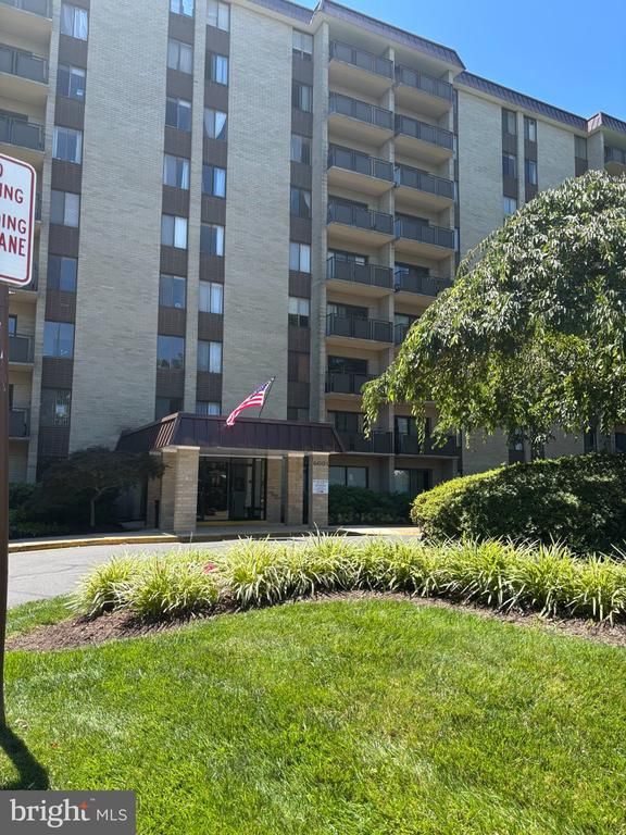 6001 Arlington Blvd #307, Falls Church, VA 22044