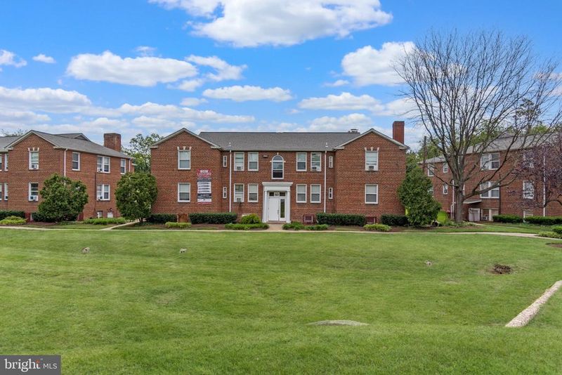 7615 Eastern Ave #203, Takoma Park, MD 20912