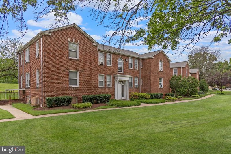 7615 Eastern Ave #203, Takoma Park, MD 20912