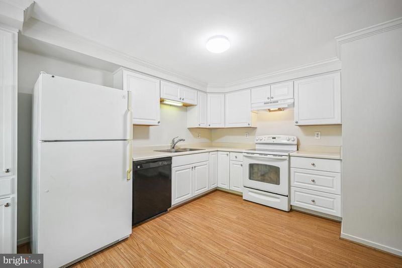 9403 Lost Trail Way, Potomac, MD 20854