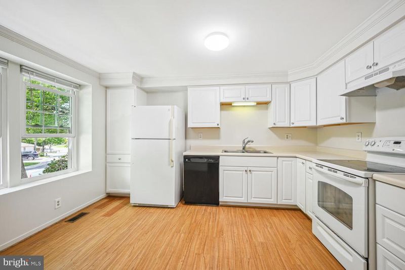 9403 Lost Trail Way, Potomac, MD 20854