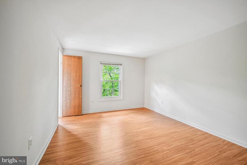 9403 Lost Trail Way, Potomac, MD 20854
