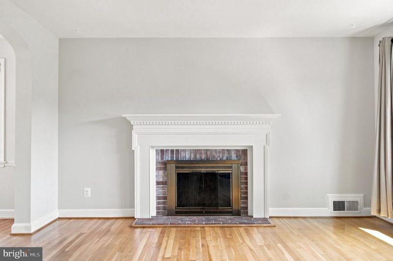 6106 Clearbrook Dr, Springfield, VA 22150