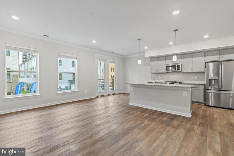 2400 Stella Pl, Alexandria, VA 22303