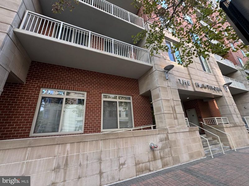 820 N Pollard St #415, Arlington, VA 22203