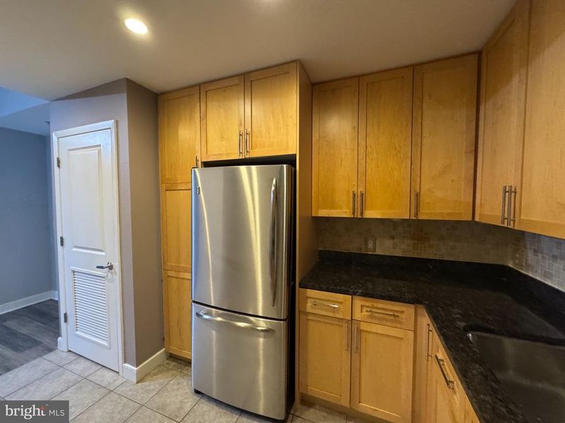 820 N Pollard St #415, Arlington, VA 22203