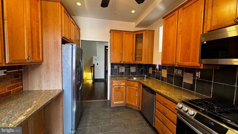 18 16th St NE, Washington, DC 20002