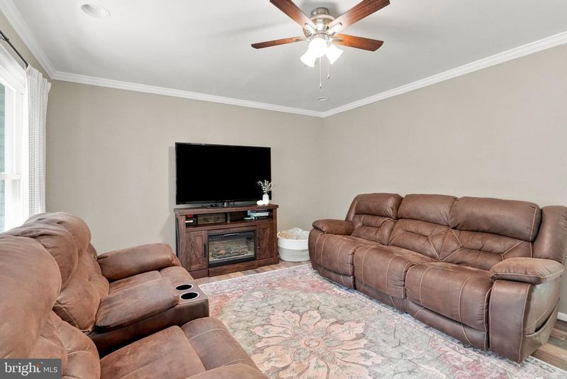 520 Cropp Rd, Fredericksburg, VA 22406