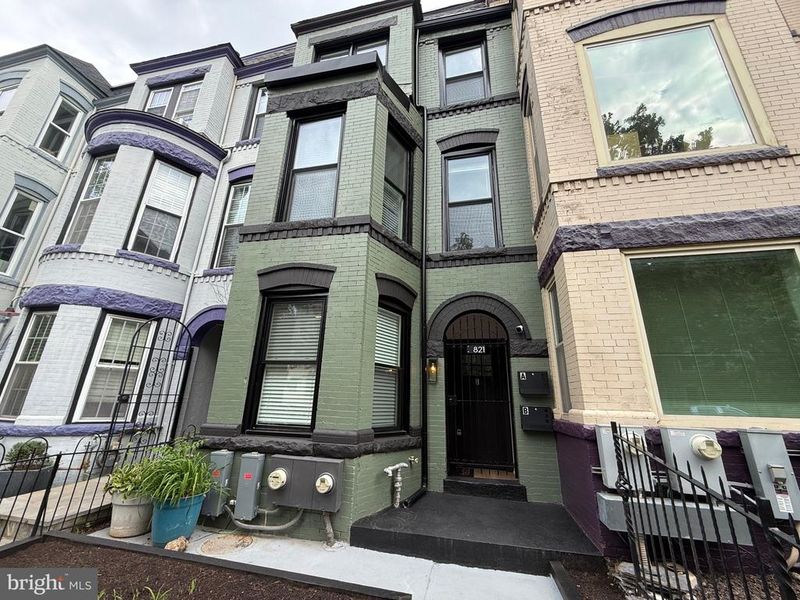 821 4th St NE #B, Washington, DC 20002