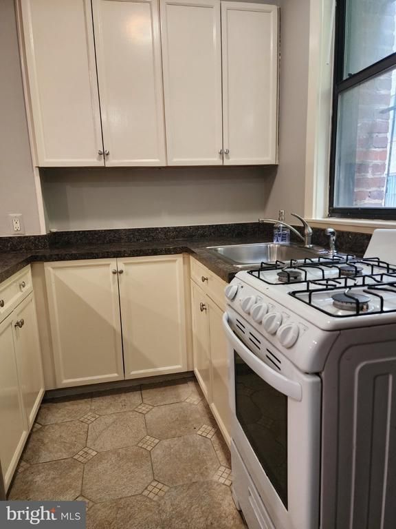 1457 NW Park Rd NW #106, Washington, DC 20010