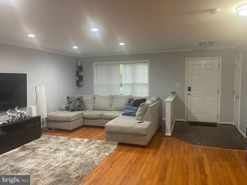 13150 Ashnut Ln, Herndon, VA 20171