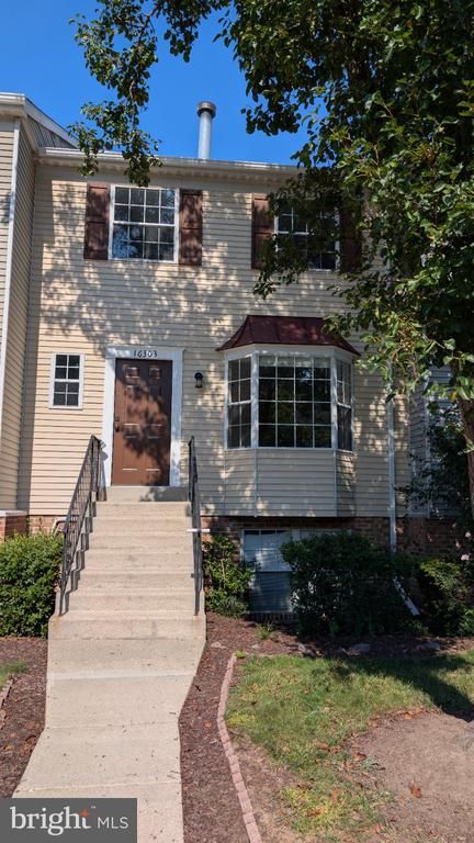 16303 Taconic Cir, Dumfries, VA 22025