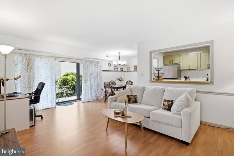 6135 Leesburg PIKE #206, Falls Church, VA 22041
