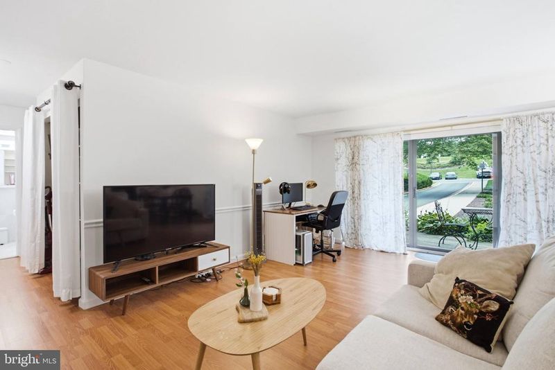 6135 Leesburg PIKE #206, Falls Church, VA 22041
