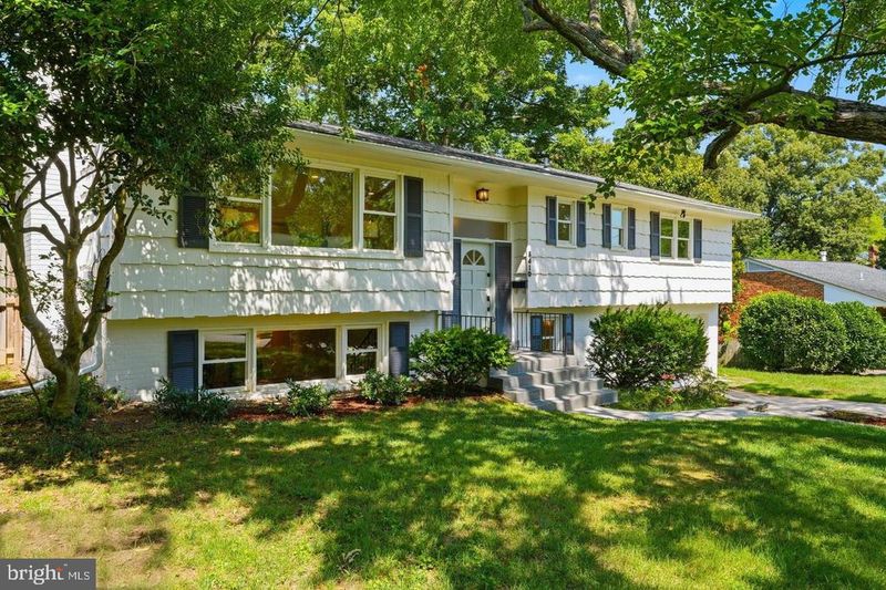 8410 Bound Brook Ln, Alexandria, VA 22309