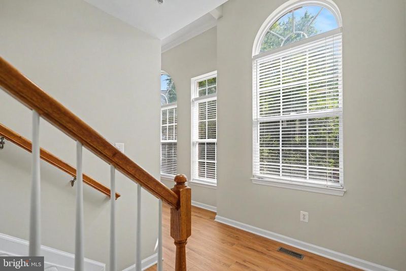169 Martin Ln, Alexandria, VA 22304