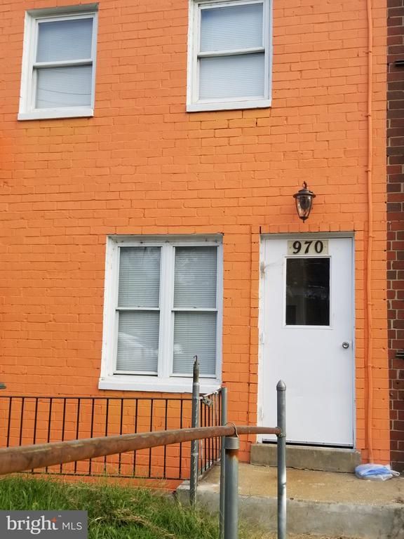 970 Mount Olivet Rd NE #2, Washington, DC 20002