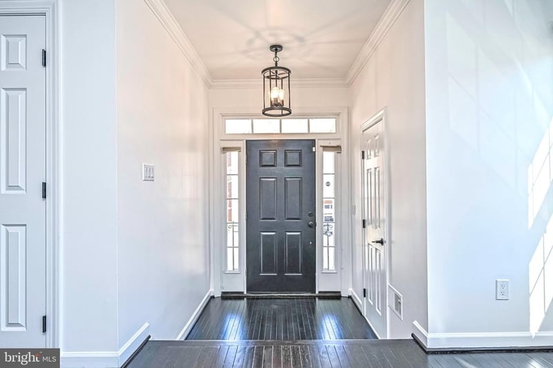 12700 Dogwood Hills Ln, Fairfax, VA 22033