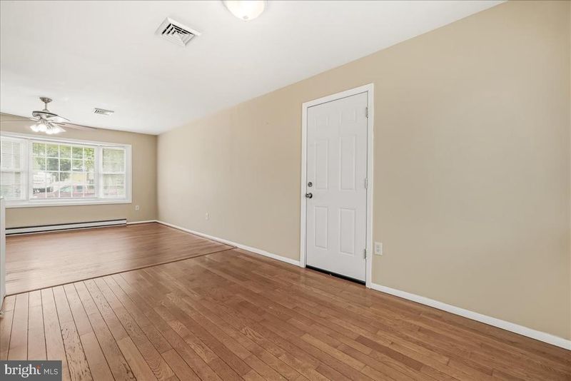 45 Concord Dr, Brunswick, MD 21716
