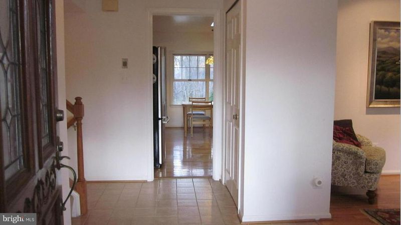 2211 Goldentree Way, Vienna, VA 22182