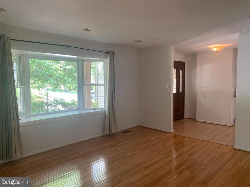 2211 Goldentree Way, Vienna, VA 22182