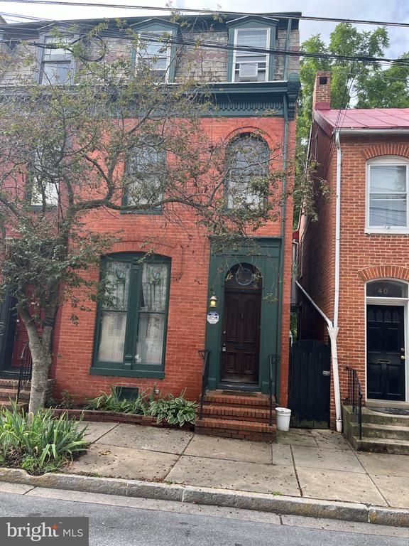 42 E 3rd St, Frederick, MD 21701