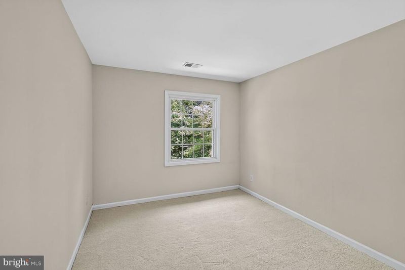 5901 Kingsford Rd #442, Springfield, VA 22152