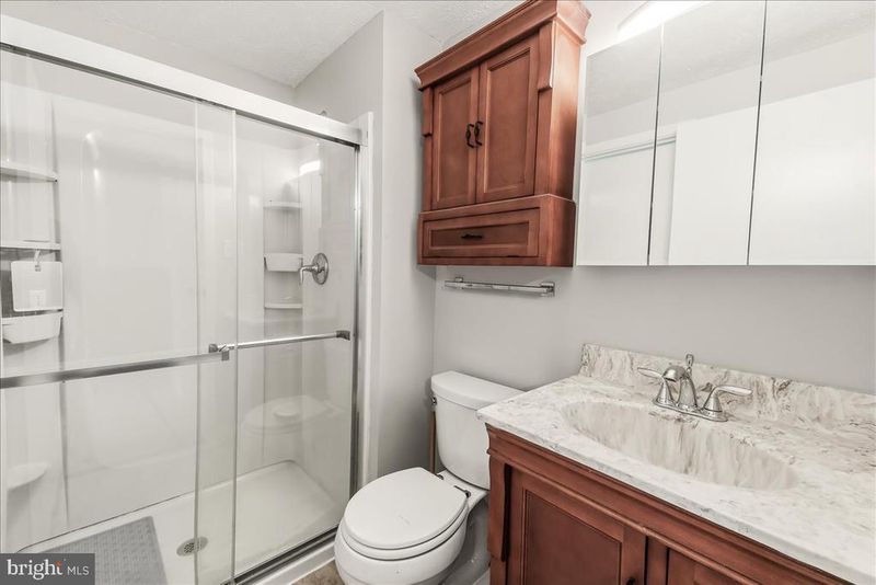 424 Heather Ridge Dr, Frederick, MD 21702