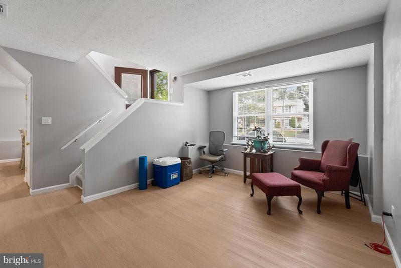 3517 Old Crown Dr, Pasadena, MD 21122