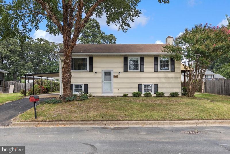 756 219th St, Pasadena, MD 21122