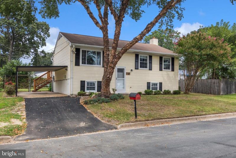 756 219th St, Pasadena, MD 21122