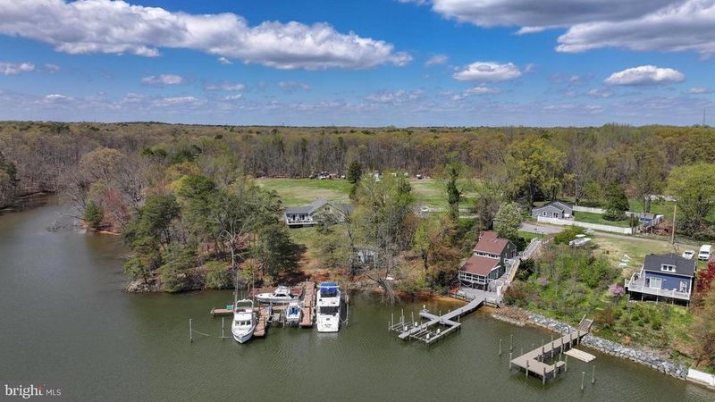 811 Long Cove Rd, Glen Burnie, MD 21060