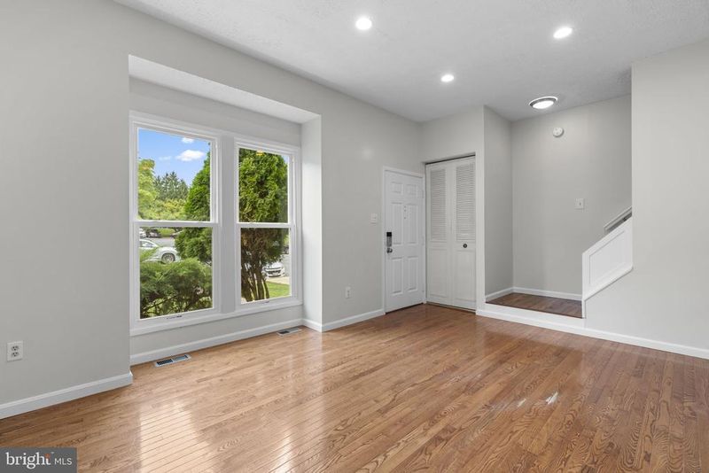 6327 Loring Dr, Columbia, MD 21045