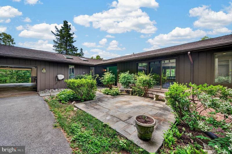 4513 Timbery Dr, Jefferson, MD 21755