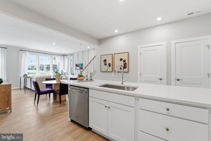 3737 Amethyst Ave, Woodbridge, VA 22193