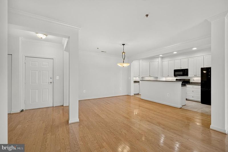 10328 Sager Ave #414, Fairfax, VA 22030