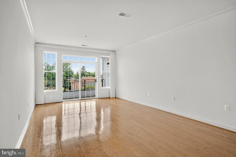 10328 Sager Ave #414, Fairfax, VA 22030