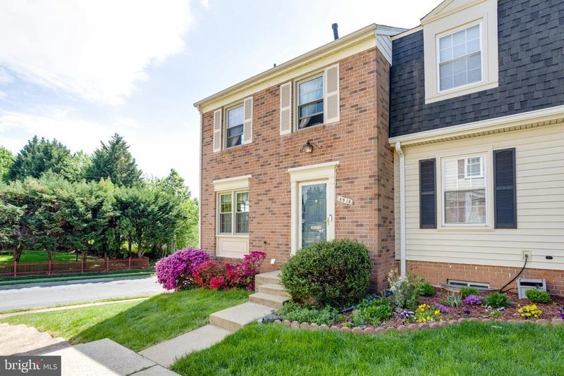 4918 Van Walbeek Pl, Annandale, VA 22003