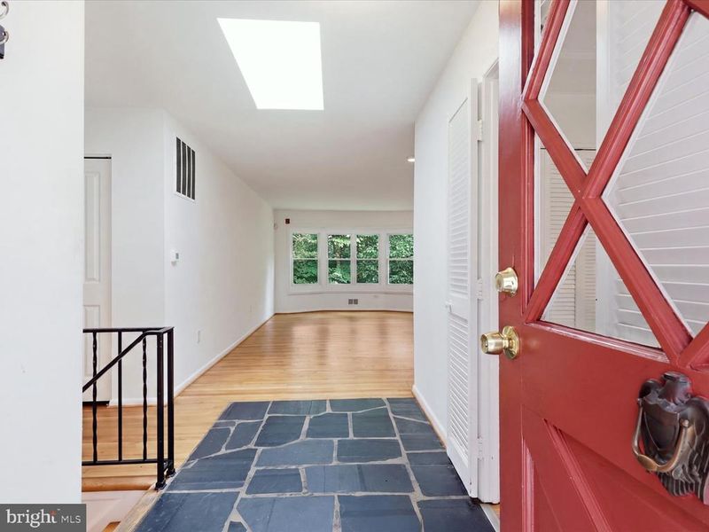 12823 Camellia Dr, Silver Spring, MD 20906